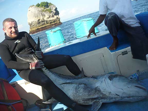 trevally_gian_marco.jpg (36065 bytes)